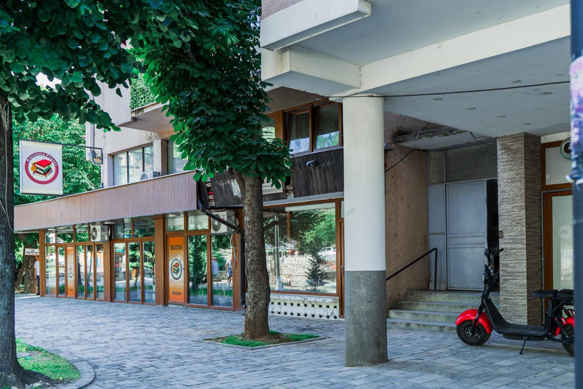 Nani Apartment Призрен Екстериор снимка